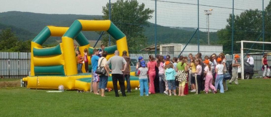 Inflatable castle