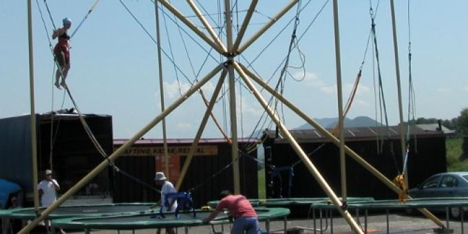 Bungee trampolína
